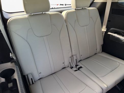 New 2026 Kia Sorento EX AWD/4WD image 16