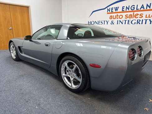 Used 2004 Chevrolet Corvette Coupe w/ Preferred Equipment Group image 2