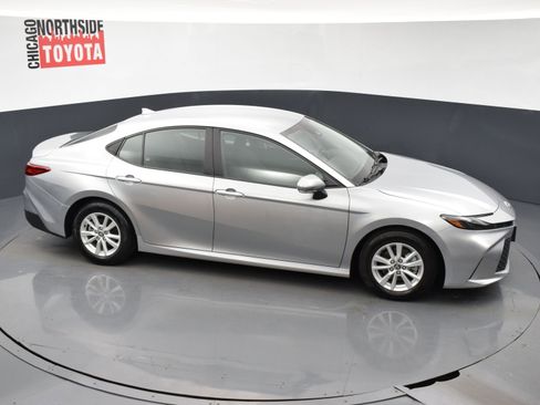 Used 2025 Toyota Camry LE image 21