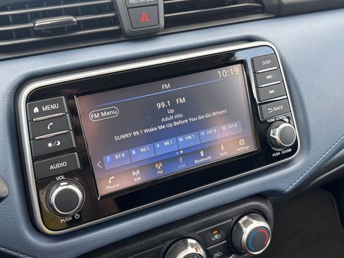 Used 2025 Nissan Versa SV FWD image 20