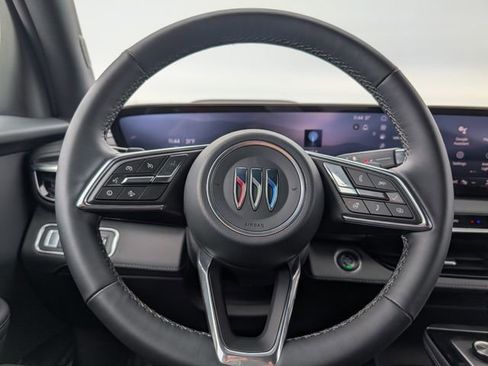 Used 2025 Buick Enclave Preferred image 17