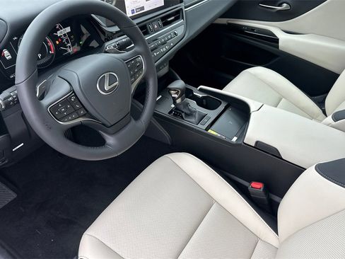 New 2025 Lexus ES 350 w/ Premium Package image 10