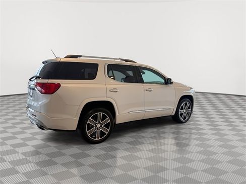 Used 2018 GMC Acadia Denali w/ Technology Package image 11