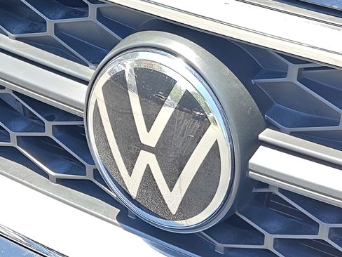 Used 2023 Volkswagen Taos SE w/ Black Wheel Package FWD image 39