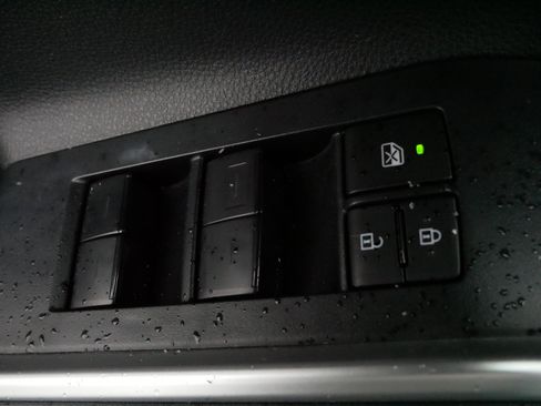 Certified 2024 Toyota Highlander LE image 24