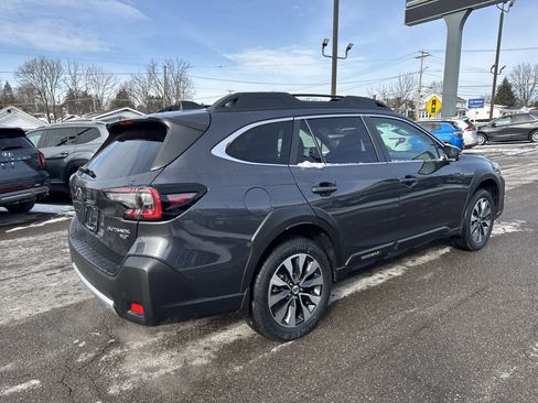 Used 2023 Subaru Outback Limited XT image 3