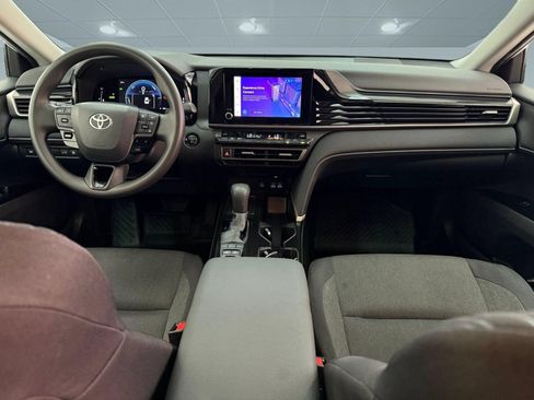 Used 2025 Toyota Camry LE w/ Convenience Package FWD image 13