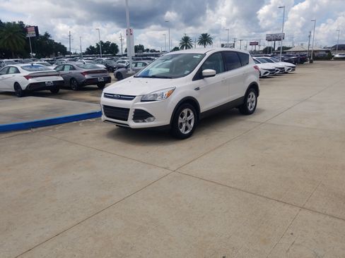Used 2016 Ford Escape SE FWD image 3