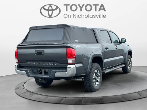 Used 2017 Toyota Tacoma TRD Off-Road w/ Tow Package (A/T) AWD/4WD image 5