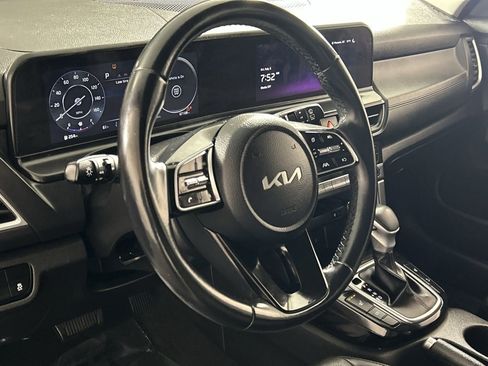 Used 2024 Kia Seltos EX image 14