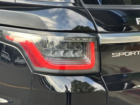 Used 2020 Land Rover Range Rover Sport HSE image 12
