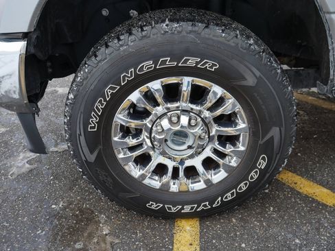 Used 2022 Ford F250 XLT w/ XLT Premium Package image 31