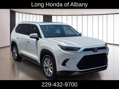 Used 2024 Toyota Grand Highlander FWD image 4
