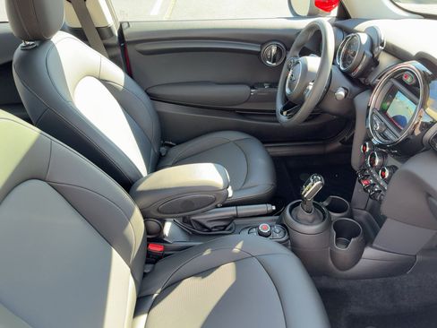 Used 2020 MINI Cooper 2-Door Hardtop w/ Storage Package image 30