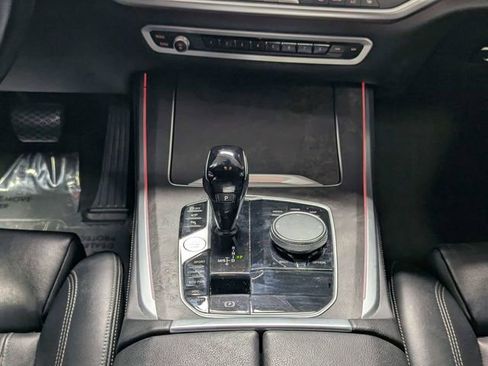 Used 2022 BMW X5 xDrive40i w/ Parking Assistance Package image 13