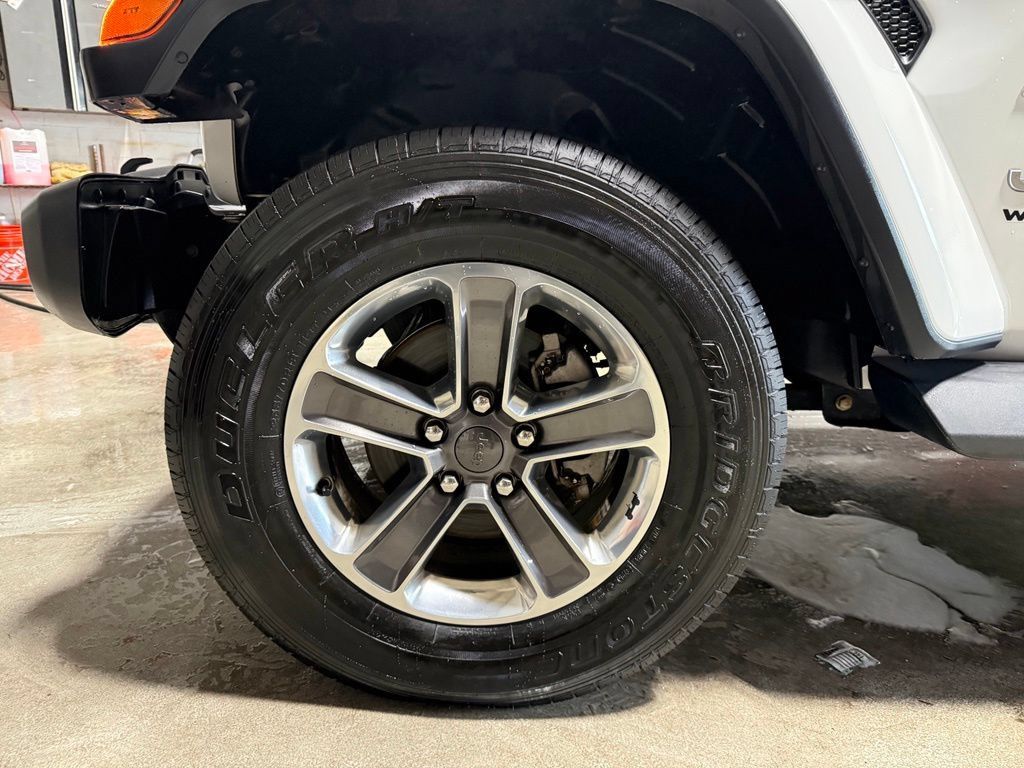 Used 2019 Jeep Wrangler Unlimited Sahara w/ Uconnect 4C Nav & Sound Group AWD/4WD image 35