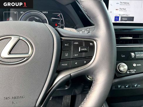 Used 2025 Lexus ES 300h w/ Premium Package image 21