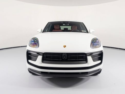 Certified 2026 Porsche Macan AWD/4WD image 14