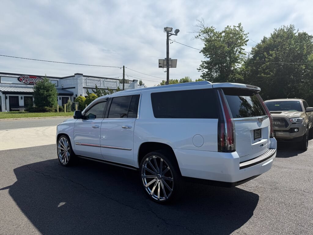 Used 2018 Cadillac Escalade ESV Premium Luxury w/ LPO, Radiant Package AWD/4WD image 5