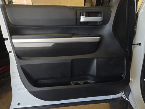 Used 2016 Toyota Tundra SR5 w/ SR5 Upgrade Package RWD image 19