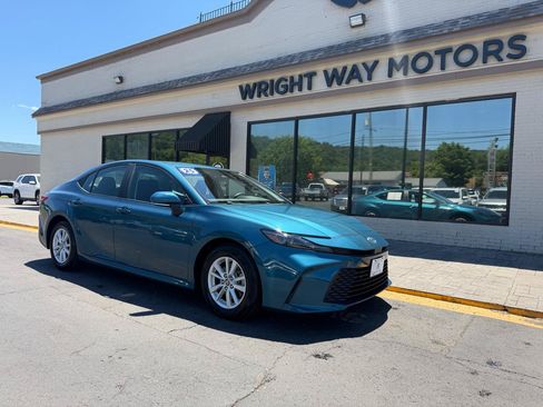 Used 2025 Toyota Camry LE FWD image 1