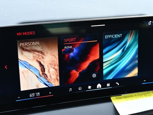 Certified 2025 BMW X3 xDrive30i w/ Premium Package image 18