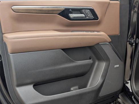 New 2026 Chevrolet Suburban High Country RWD image 27