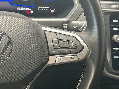 Certified 2022 Volkswagen Tiguan SE image 32