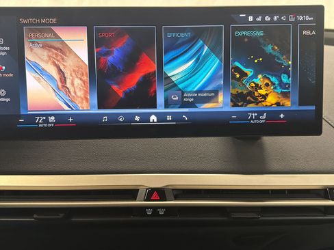 Used 2025 BMW iX xDrive50 w/ Premium Package image 19