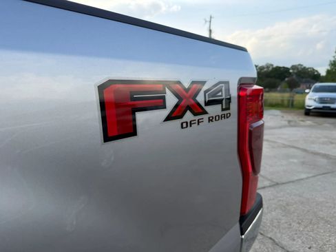 Used 2020 Ford F250 Lariat w/ Lariat Ultimate Package AWD/4WD image 19