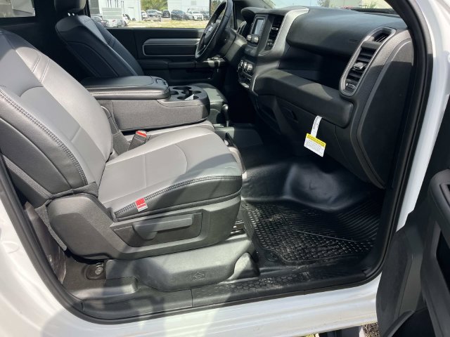 New 2024 RAM 3500 Tradesman AWD/4WD image 18