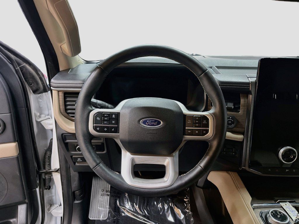 Used 2023 Ford Expedition Limited AWD/4WD image 11