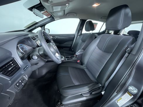 Certified 2025 Nissan Leaf S image 15