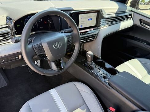 Used 2026 Toyota Camry SE w/ Convenience Package FWD image 9