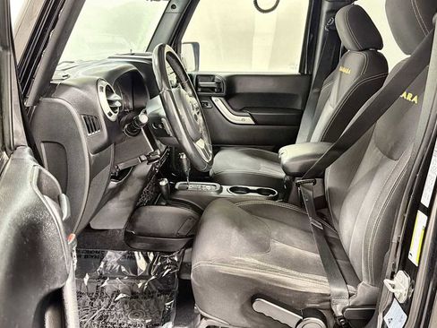 Used 2015 Jeep Wrangler Unlimited Sahara AWD/4WD image 13