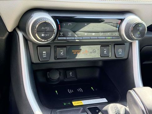 Certified 2022 Toyota RAV4 XLE Premium AWD/4WD image 5