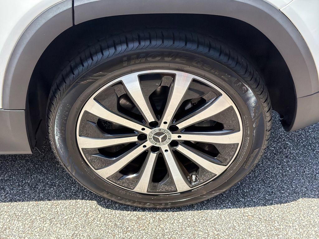 Used 2021 Mercedes-Benz GLB 250 w/ Premium Package image 19