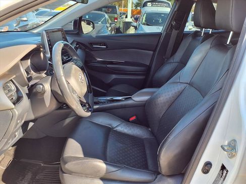 Used 2022 Toyota C-HR Limited image 15