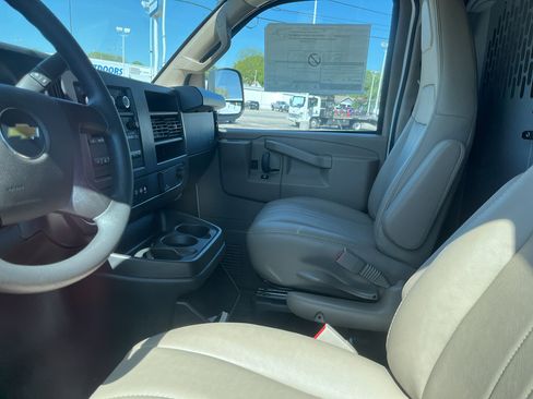 New 2026 Chevrolet Express 2500 Extended RWD image 6