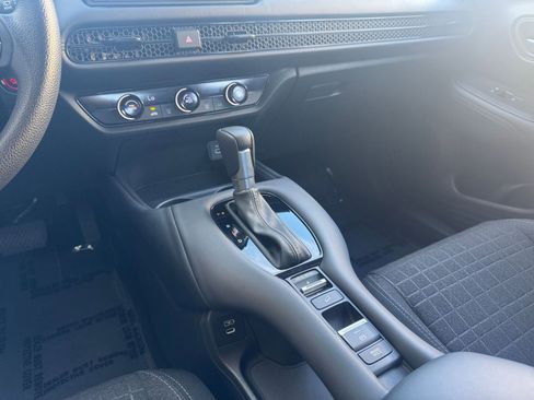 Used 2025 Honda HR-V LX image 39