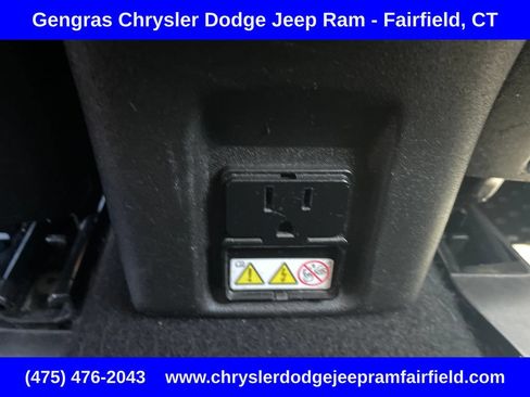 Used 2017 Jeep Renegade Altitude AWD/4WD image 36