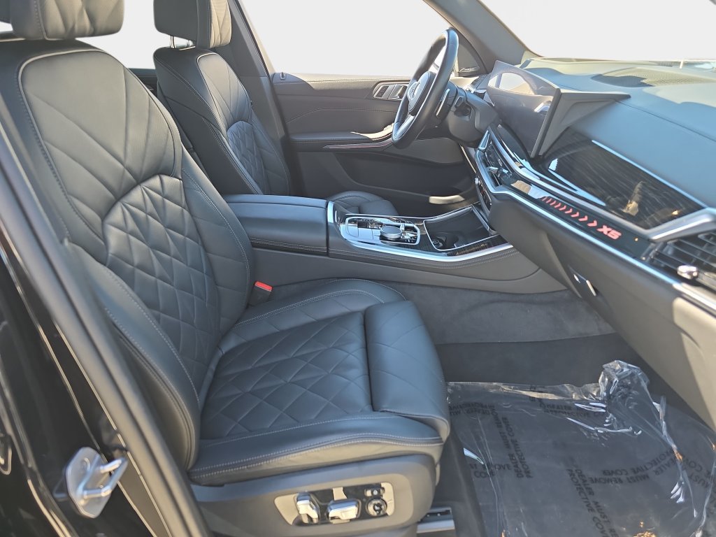 Used 2025 BMW X5 sDrive40i w/ M Sport Package RWD image 12