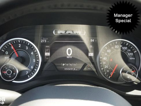 Used 2024 RAM 1500 Laramie AWD/4WD image 11