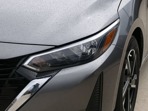Used 2024 Nissan Sentra SV FWD image 8