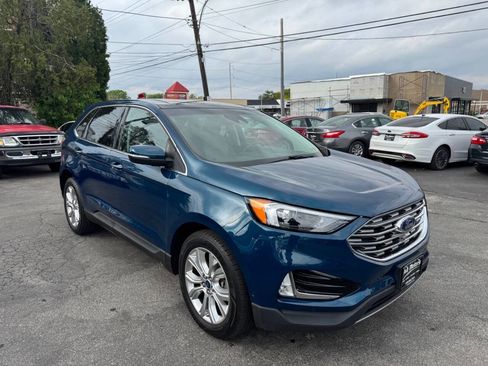 Used 2020 Ford Edge Titanium w/ Equipment Group 301A AWD/4WD image 2