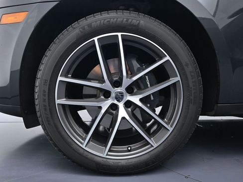 Used 2026 Porsche Macan AWD/4WD image 26