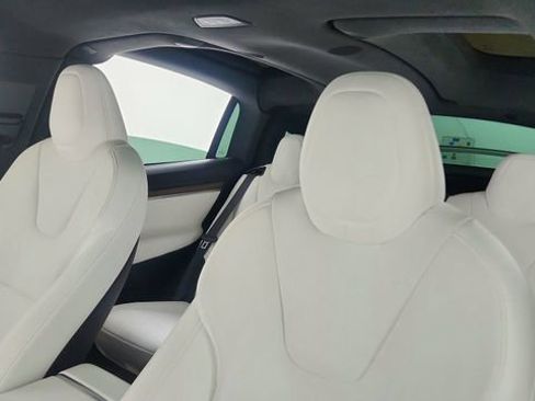 Used 2022 Tesla Model X image 32