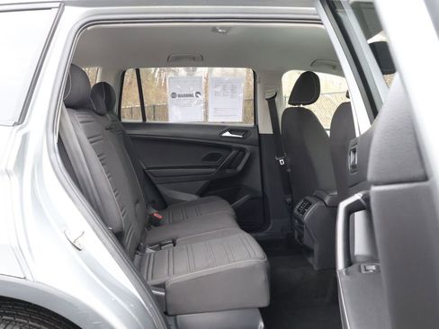 Used 2022 Volkswagen Tiguan S image 43