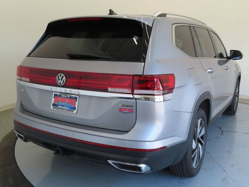 New 2025 Volkswagen Atlas SEL image 4