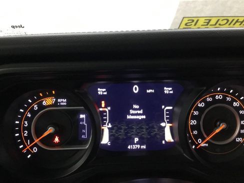 Used 2024 Jeep Wrangler Unlimited Rubicon AWD/4WD image 35